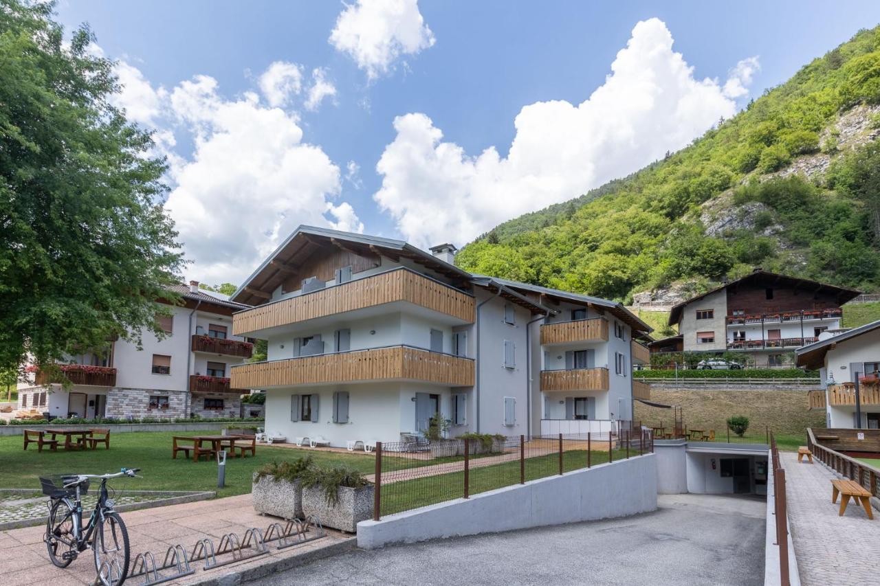 Residence Alessio Bezzecca Exteriör bild